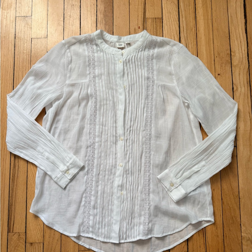 GAP White Textured Blouse with Lace Accents - Picture 8 of 9